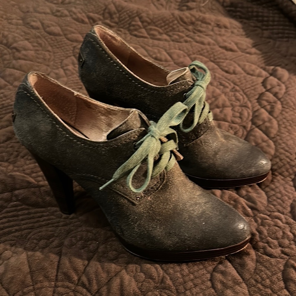 Frye Harlow Oxford